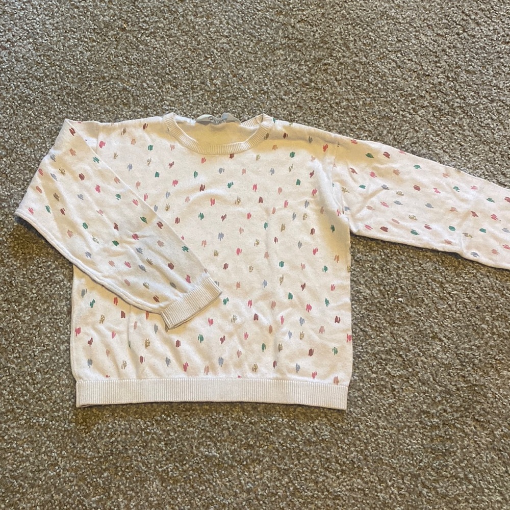 Girls white sweater with dot and sparkle detailing. Size 6x/7